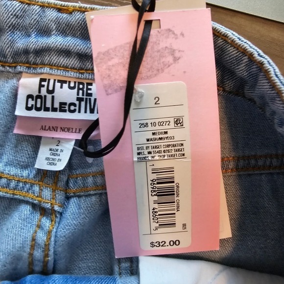 Future Collective Denim Shorts Womens Size 2 Medium Wash High Rise Distressed - Picture 10 of 12
